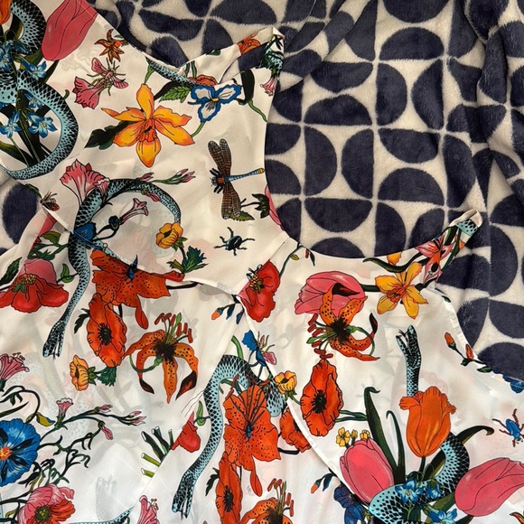 Floral Ruffle Cold Shoulder Top - Picture 3 of 4